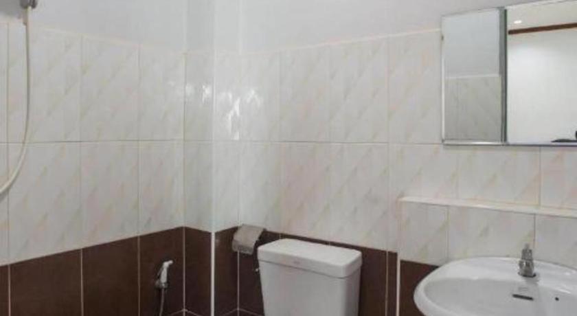 Oyo 75394 Sakthong Grand Hotel Csiangkhong Kültér fotó